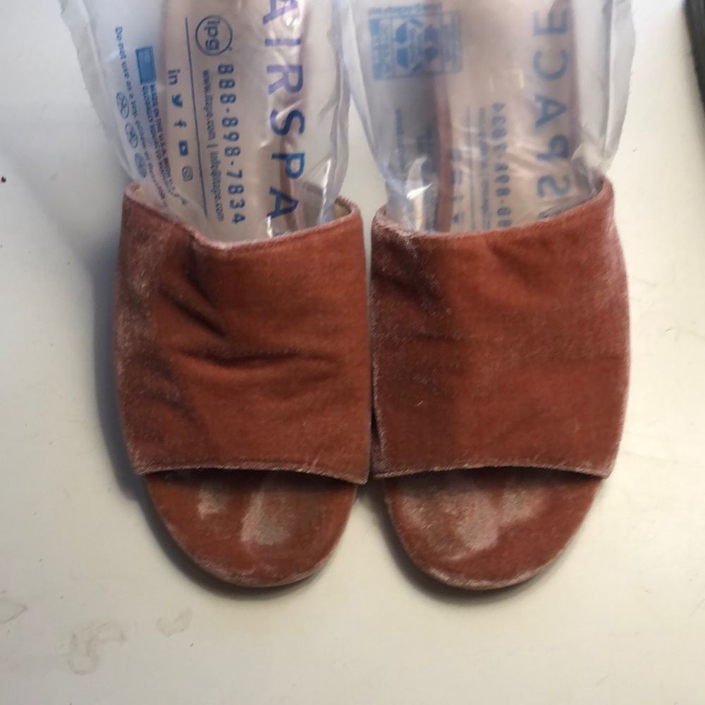 Raye Cara Dusty Rose Velvet Slides Size 7/2" velvet covered heel